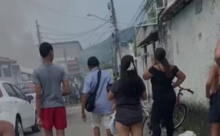 Incêndio em casa mata gêmeos de 1 ano no Rio; mãe foi presa