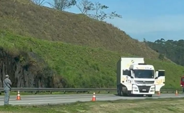 Trecho de rodovia é interditado por ameaça de bomba em São Paulo