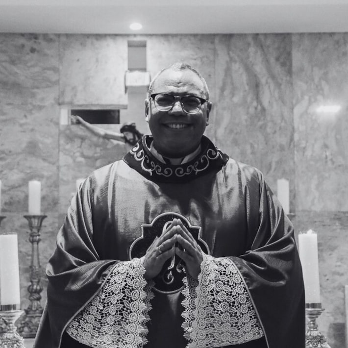 Laje desaba em casa de família em Salvador e mata três, incluindo padre Carlos Augusto