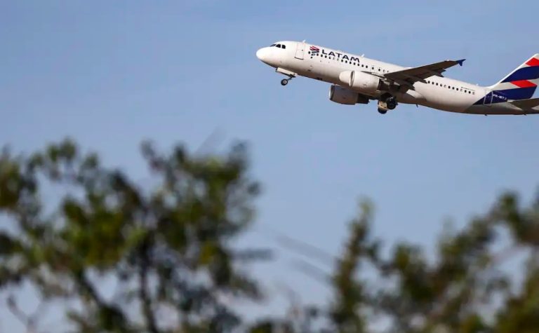 Latam cancela 173 voos após greve de pilotos no Chile e afeta 20 mil passageiros