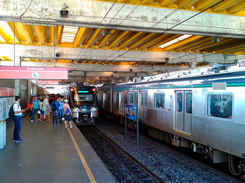 Metroviários de Recife decidem rumos da paralisação em assembleia nesta quarta (5)