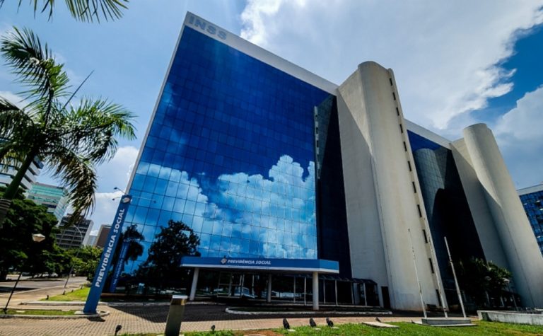 Mais três bancos fecham acordo com o INSS e suspendem taxa de idosos