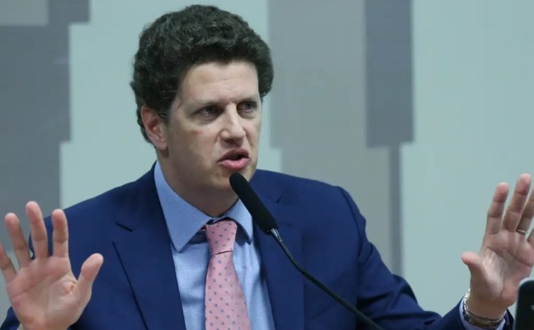 Moraes marca interrogatórios de Salles e mais 21 acusados de crimes ambientais