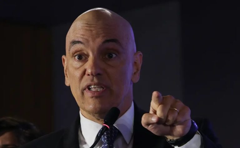 Moraes vê risco em “organização criminosa” liderada por Bolsonaro; leia a íntegra