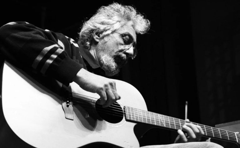 Morre André Geraissati, referência da música instrumental brasileira, aos 74 anos