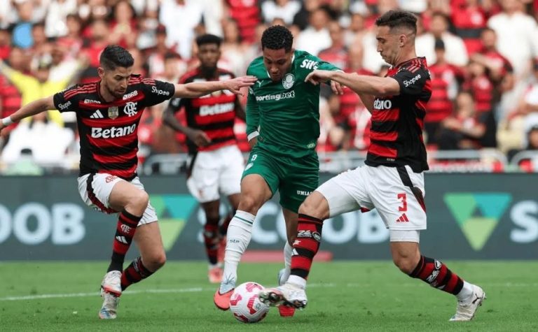 No ápice da rivalidade, Palmeiras e Flamengo duelam pelo tetra da Libertadores