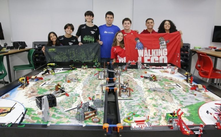 Paixão por tecnologia em clubes de programação em escolas de Vitória
