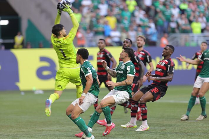 Palmeiras vai para Lima direto de Porto Alegre; Fla volta ao RJ por festa