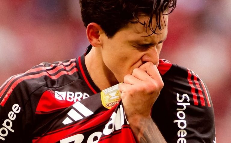 Pedro sofre lesão muscular e deve desfalcar o Flamengo na final da Libertadores