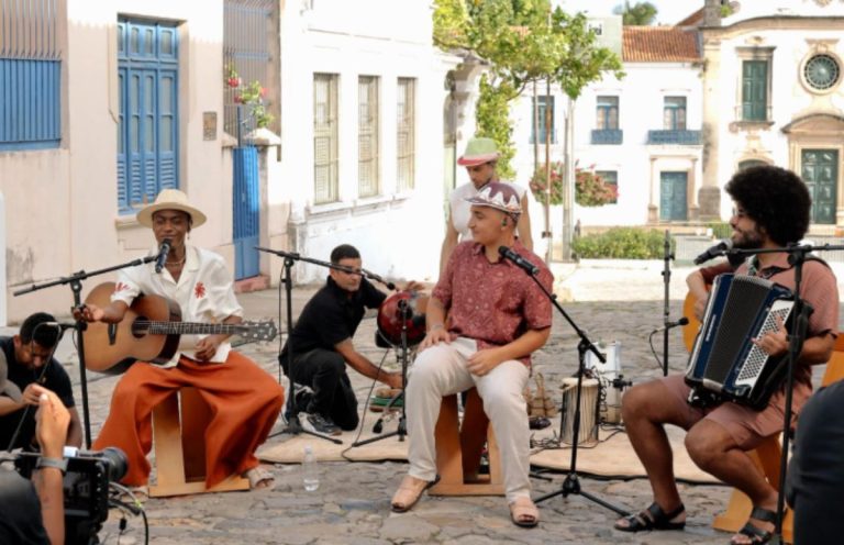Pernambuco no topo: João Gomes conquista o Grammy Latino com “Dominguinho”
