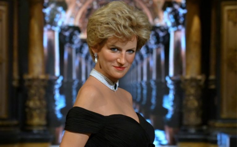 Princesa Diana ganha estátua de cera em Paris