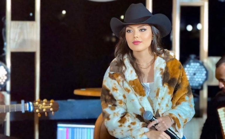 Priscila Ribeiro “chama no gole” e lança DVD sertanejo