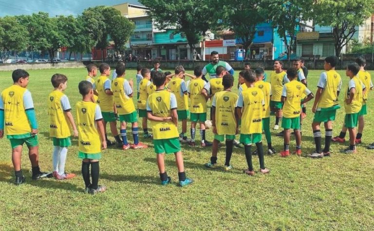 Projeto social de Cariacica abre vagas para aulas de futebol
