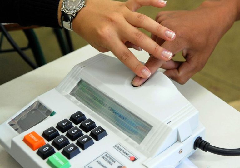 TRE-ES convoca eleitores do Espírito Santo que ainda não cadastraram a biometria