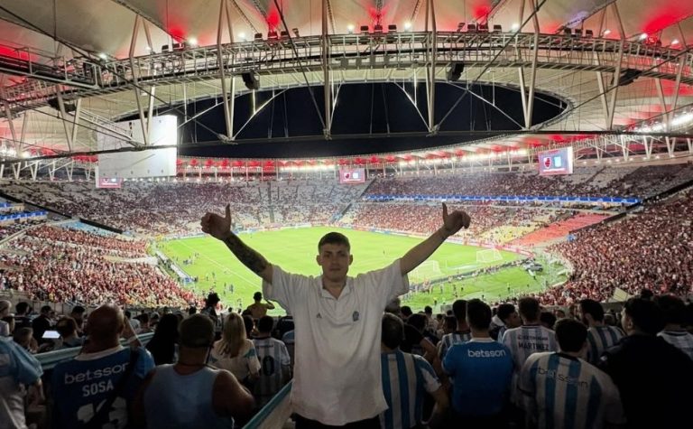 Torcedor que pegou caronas até jogo do Flamengo é indicado a prêmio da Fifa
