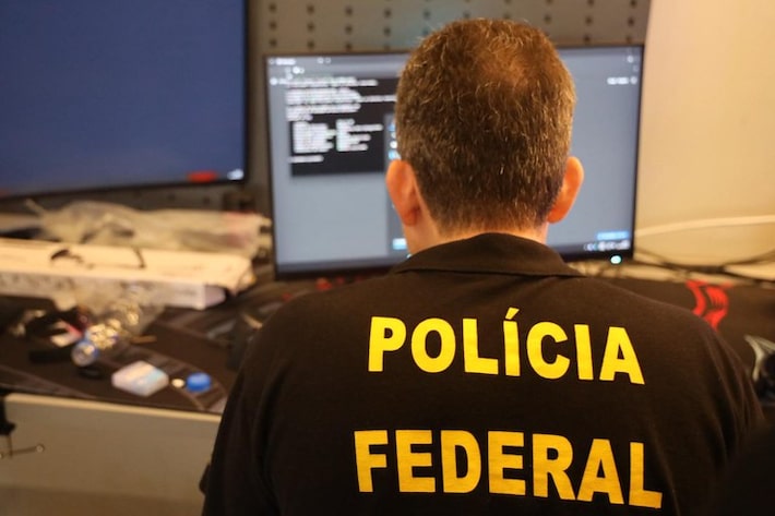 Três policiais federais e um PM são afastados após operação da PF contra extorsão no RJ