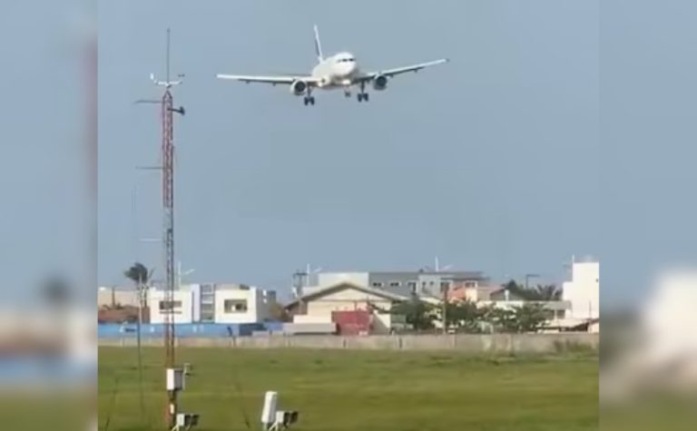 Vídeo: avião pousa ‘de lado’ em Santa Catarina por conta do vento forte