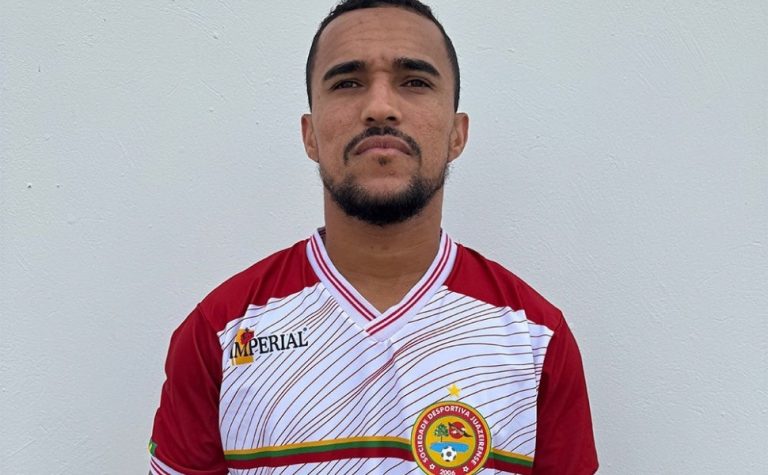 Vitória acerta com atacante Alexsandro, ex-Juazeirense/BA