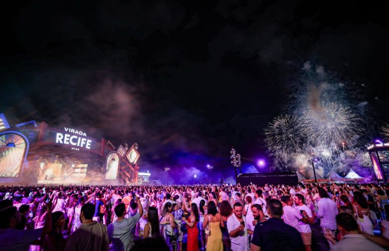 À beira do mar, Recife espera 2026 com música, fogos e esperança: veja os detalhes