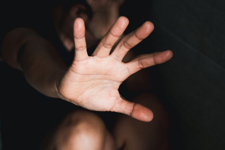 Adolescente é suspeito de abusar a sobrinha de 4 anos em Petrolina, diz jornal