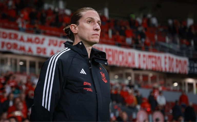 Após entrar no Top 10 dos técnicos do Mundo, Filipe Luís pede mais autonomia