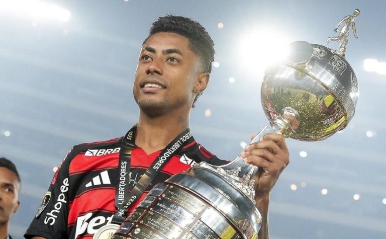 Após título, Bruno Henrique diz que quer se aposentar no Flamengo