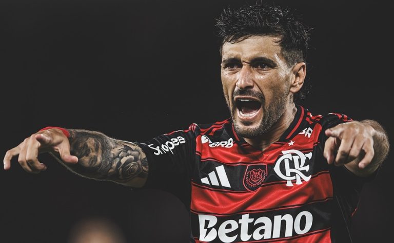 Arrascaeta é escolhido como craque do Prêmio Brasileirão 2025
