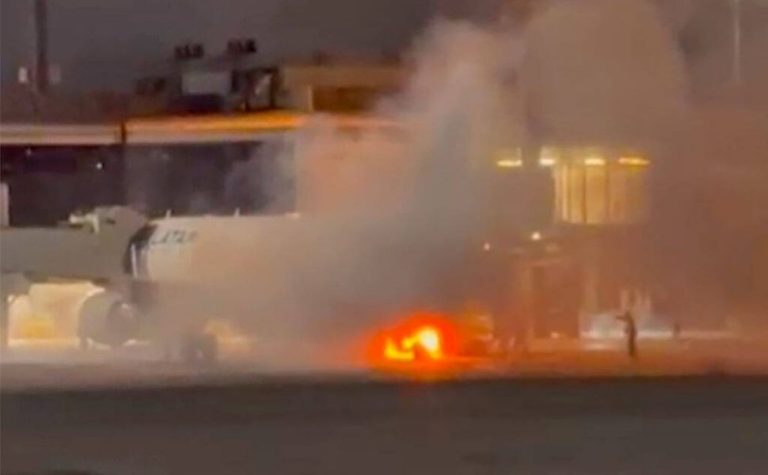 Avião da Latam é evacuado em Guarulhos após fogo em esteira de bagagens