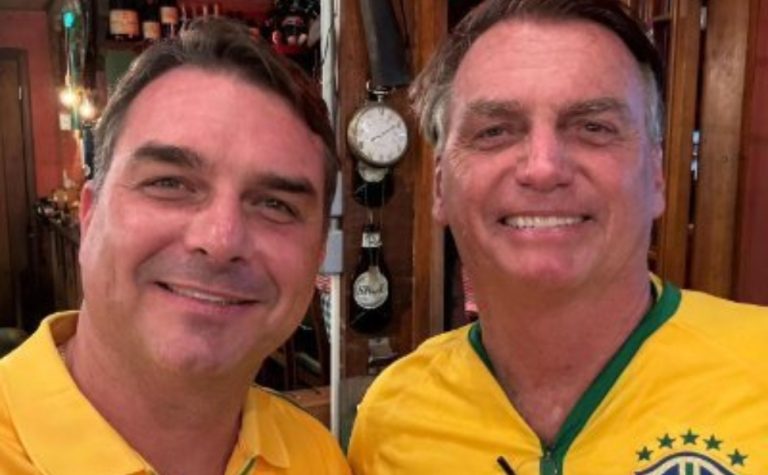 Bolsonaro escolheu Flávio como candidato à Presidência para 2026, dizem aliados