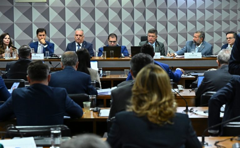 CPMI do INSS convoca dono do Banco Master e governador Zema