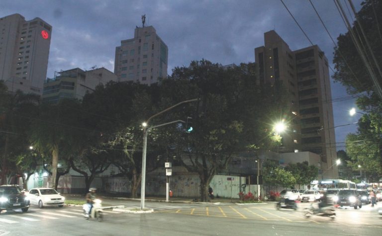 Casas nos bairros Praia do Canto e Santa Helena vão virar prédios