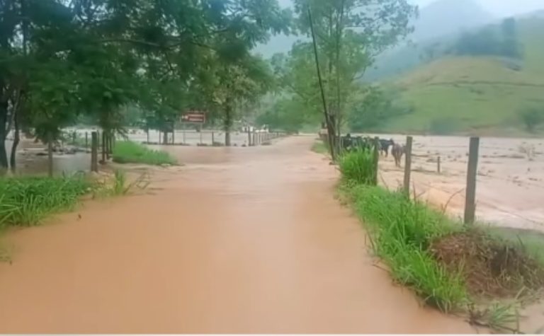 Chuva causa transtornos na Região Sul do ES e Caparaó