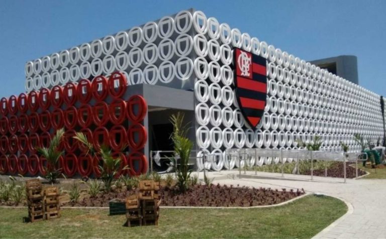 Com R$ 1 bilhão para gastar, Flamengo quer goleiro, zagueiro e atacantes