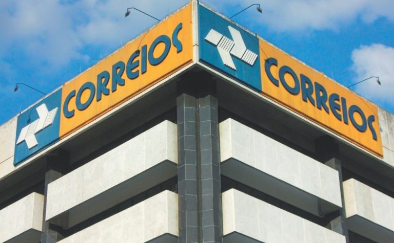 Em crise, Correios vetam pagamento de ‘vale-peru’ a empregados em 2025