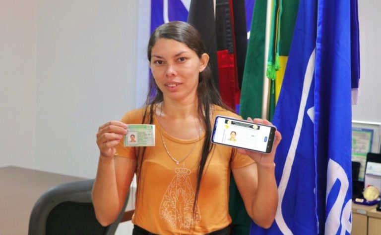 “Custo era muito alto”, diz doméstica após se tornar 1ª brasileira a tirar nova CNH