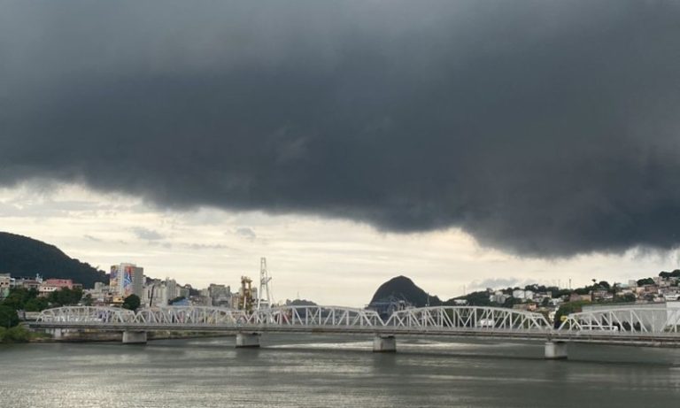 Fenômeno ZCAS: tempestades atingem o ES e outros quatro estados neste fim de semana