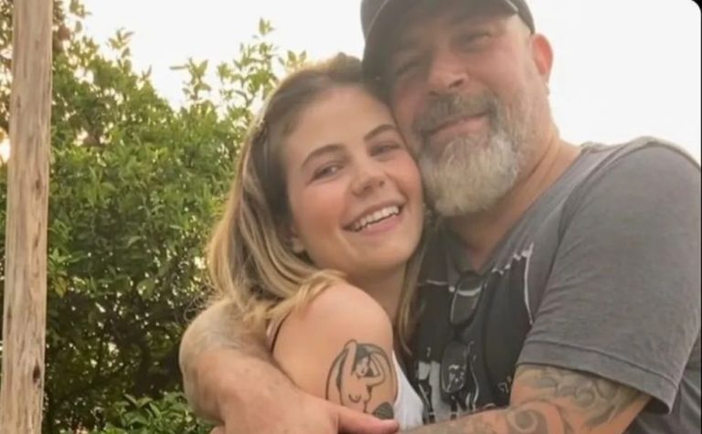 Filha de Mingau, do Ultraje, revela reação do pai à sua gravidez