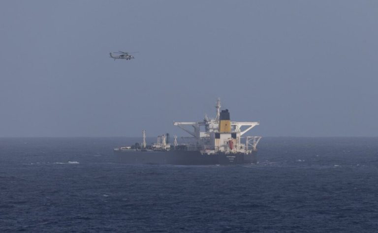 Forças armadas dos EUA param segundo navio na costa da Venezuela