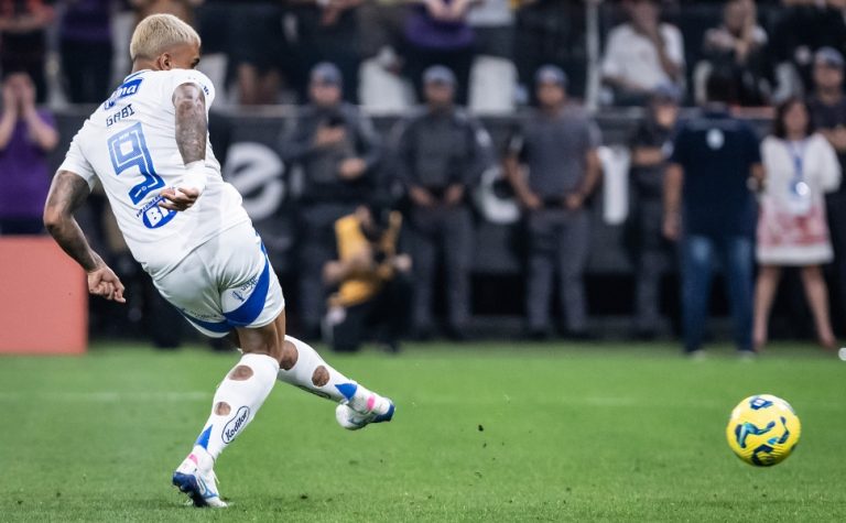 Gabigol fala sobre relação com Tite e nega saída do Cruzeiro