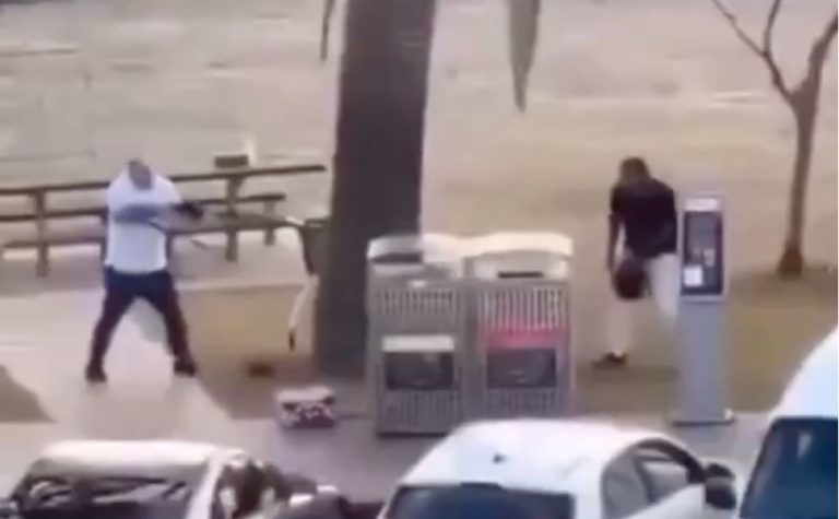 Homem desarma atirador em praia na Austrália, e premiê o chama de herói