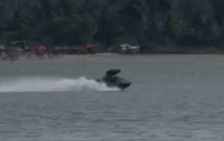 Homem fica ferido após acidente com jet ski em praia do Grande Recife
