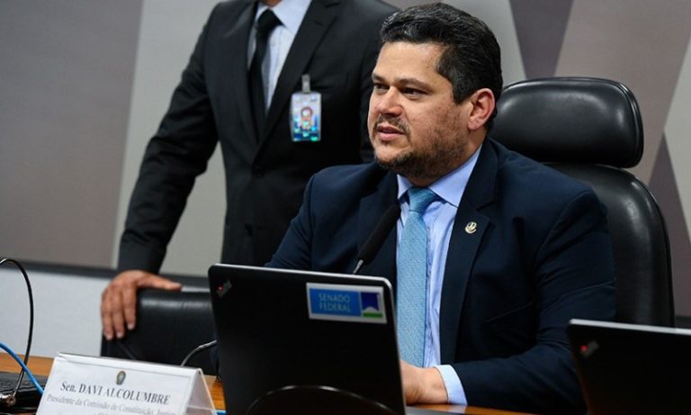 Judeu, presidente do Congresso repudia ataque em feriado judaico na Austrália