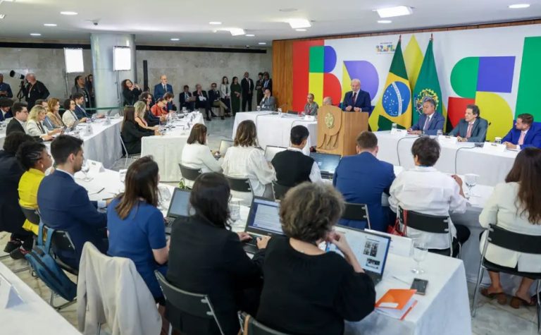 Lula afirma que vai vetar PL da Dosimetria