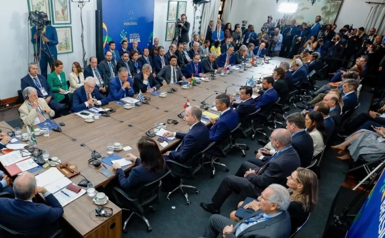 Lula tem reuniões bilaterais com presidentes do Panamá e Uruguai