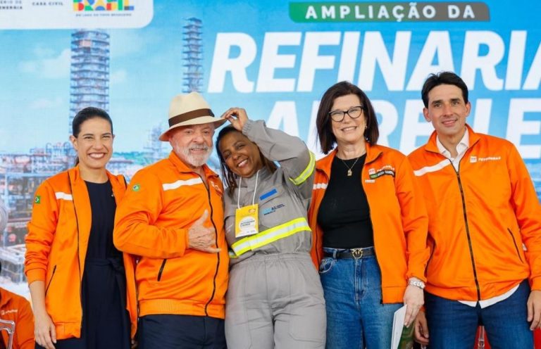 Xadrez político em Pernambuco: a disputa por Lula na retomada da RNEST