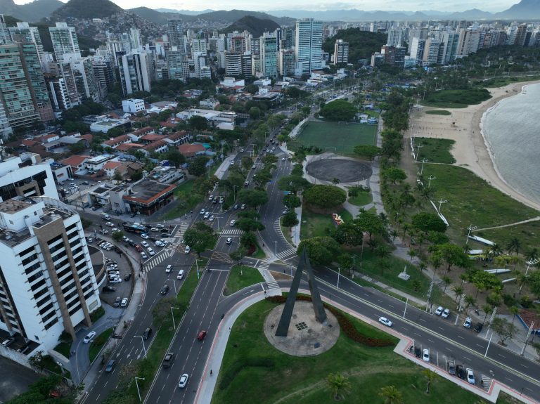 Mais de 400 grandes obras e investimento superior a R$ 2 bi