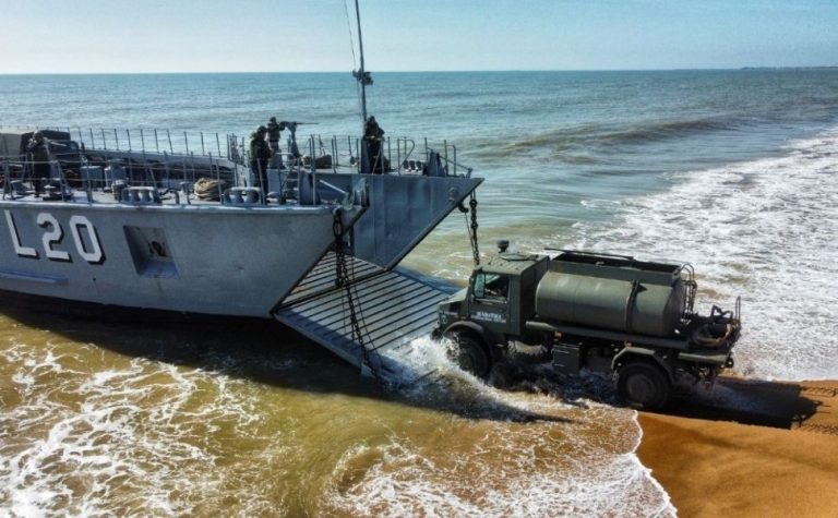 Marinha realiza megaoperação de guerra no Litoral Sul do ES