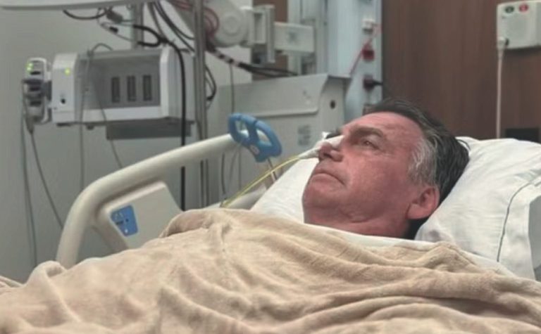Médicos avaliam novos procedimentos em Bolsonaro, diz Carlos
