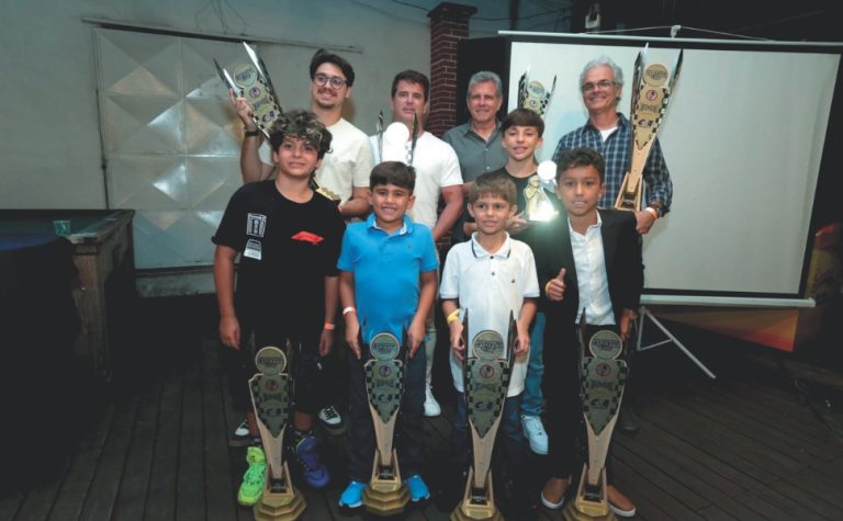Melhores do ano são premiados no kart