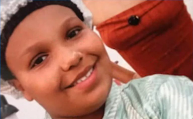 Menina de 11 anos morre soterrada enquanto brincava com o irmão no ES